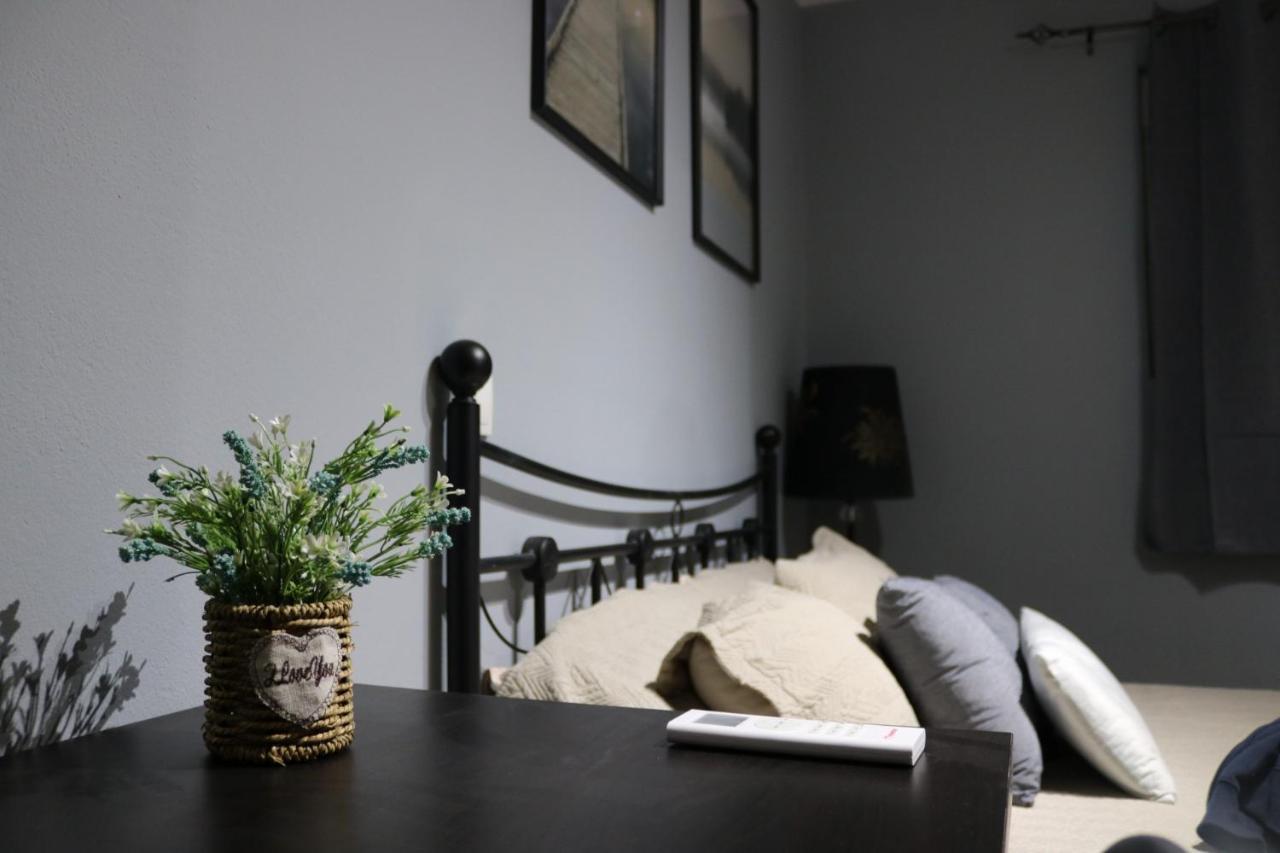 Semi-Basement 50Sqm Apartment Near Kos Citycenter ภายนอก รูปภาพ